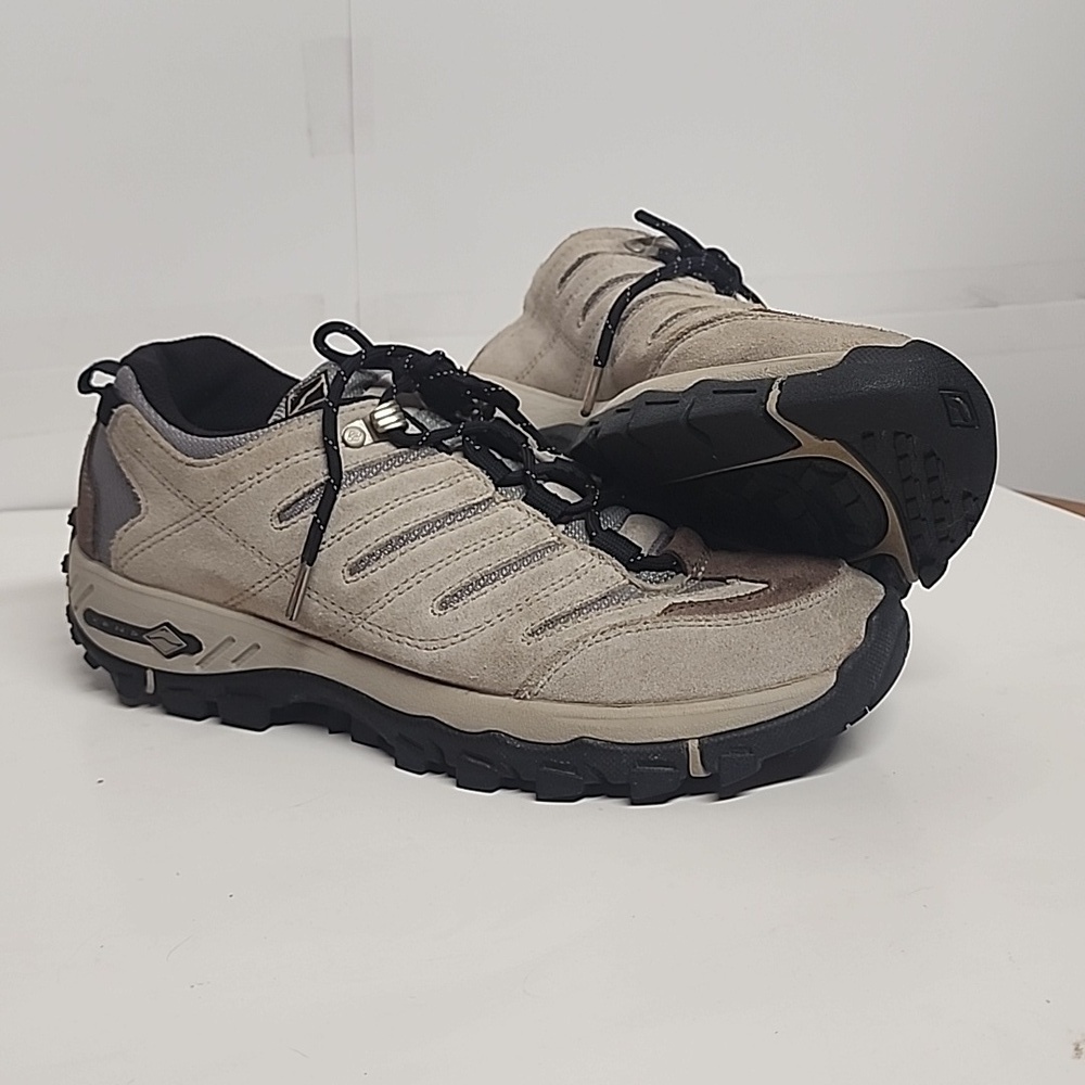 Vans Noguera sz 7M/8.5W unisex tan w/black laces hiking shoes.